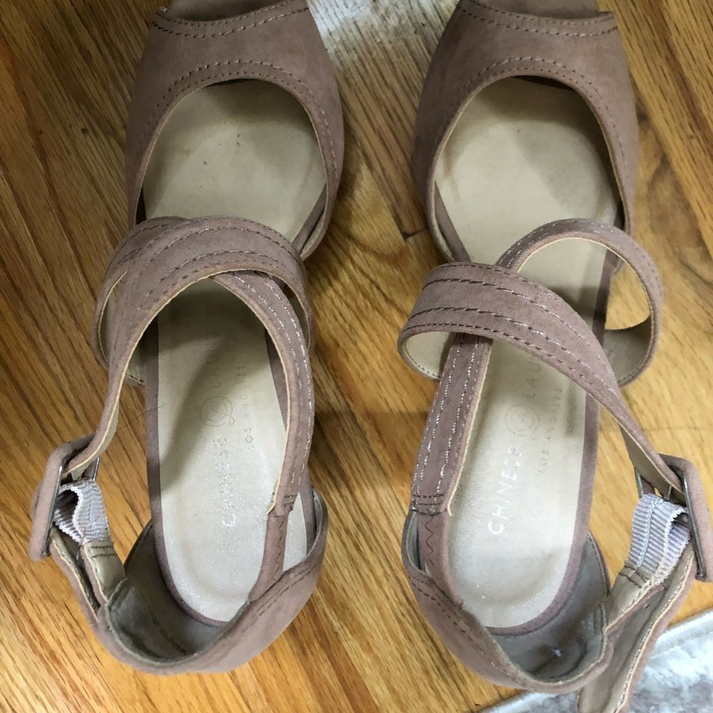 Size 8.5 Chinese Laundry heels